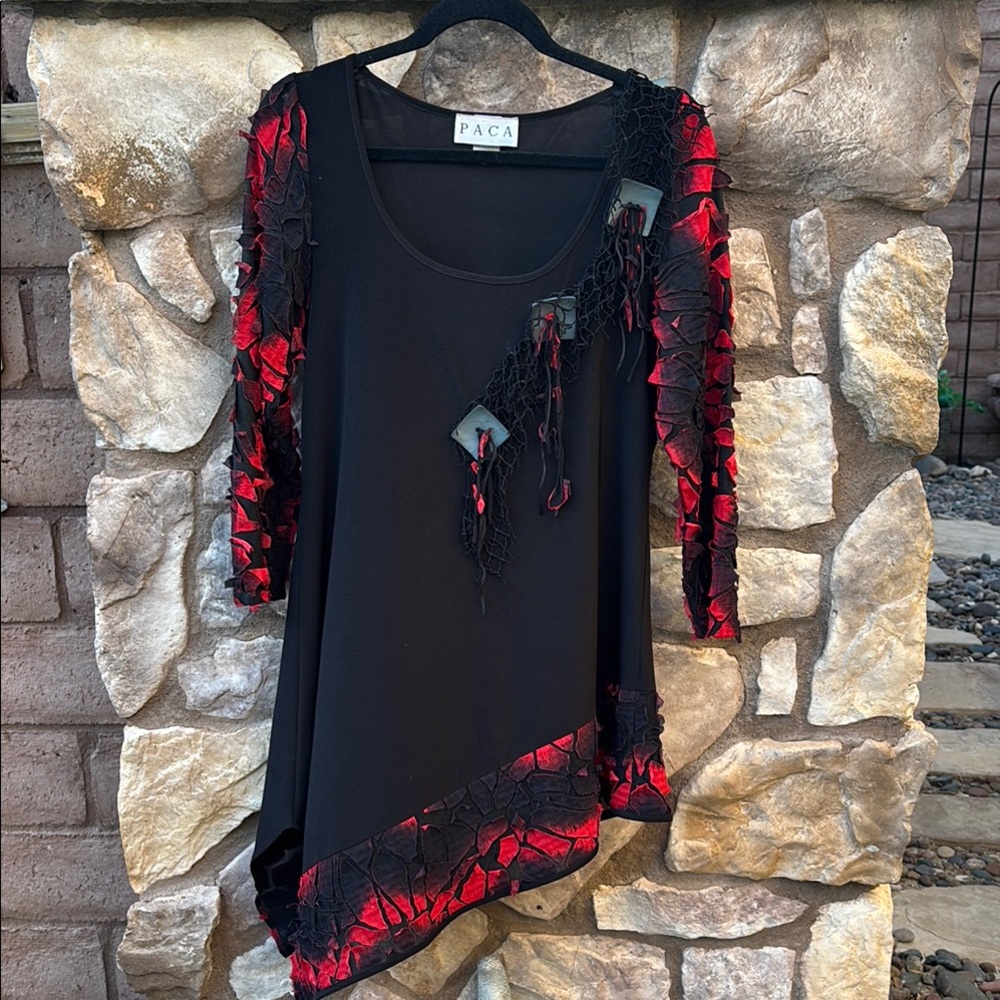 Paca Asymmetrical Top Size Medium Artsy Fairy Grunge Black Red Scoop Neck